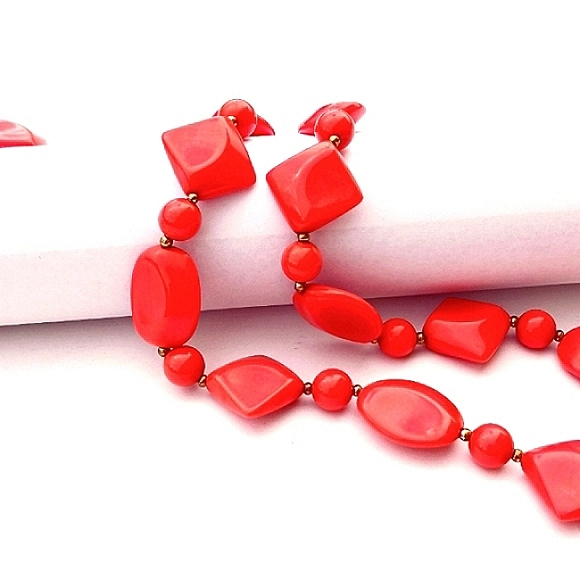 ORANGE BEAD NECKLACE vintage molded Bohemian long box clasp 70s 80s - Picture 5 of 7